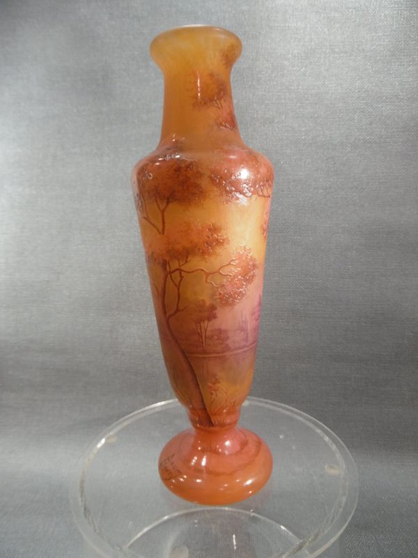 Vase Daum Paysage lacustre automnale