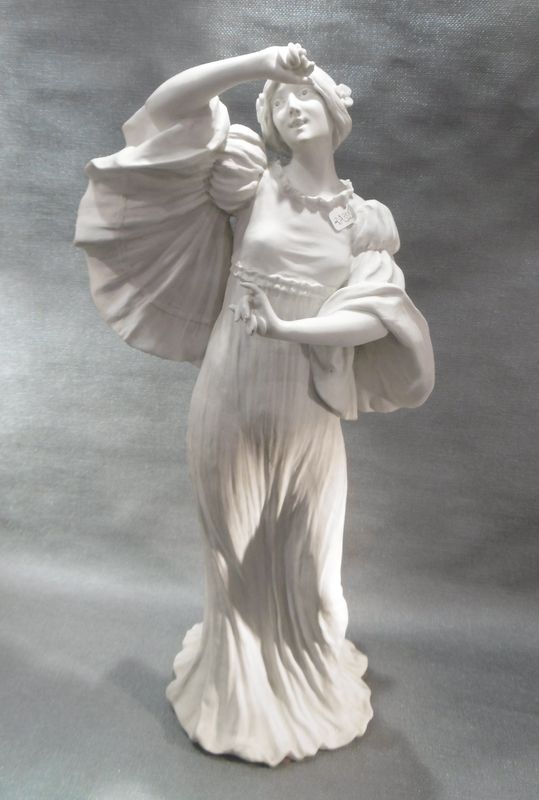 Danseuse 1900 en biscuit