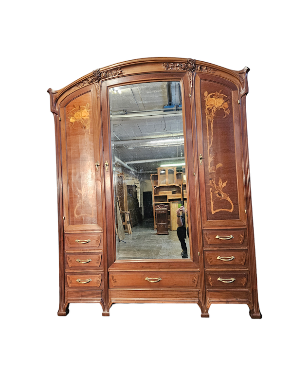 Armoire Art Nouveau Ecole de Nancy "Aux Roses"
