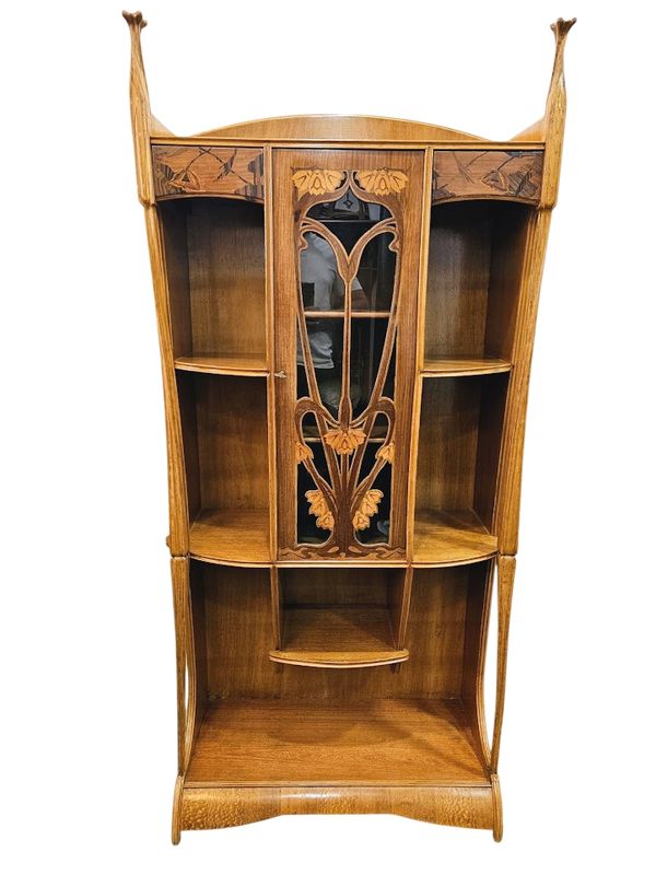 Louis Majorelle Vitrine "Aux Capucines"